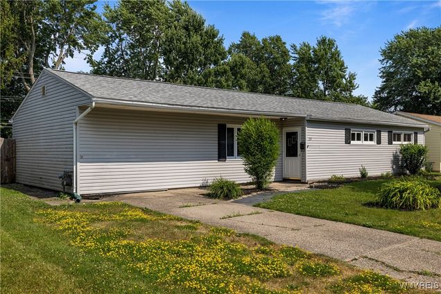 23 Alys Dr E Drive