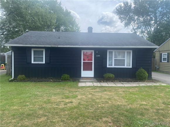 6444 Lincoln Avenue Lockport Town, NY House Active - Photo 1 of 20. Opens carousel modal