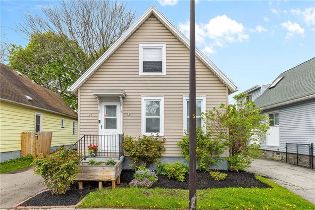 45 Bloomfield Place Rochester, NY House Sold - Photo 1 of 39. Opens carousel modal
