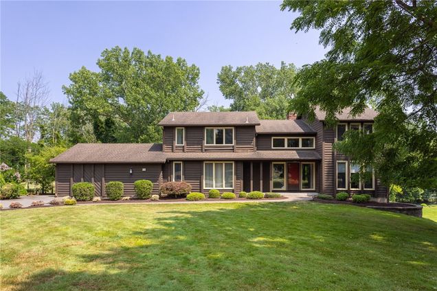 12 Trailwood Circle