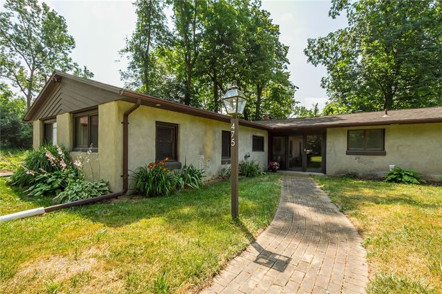475 Farrell Road Extension