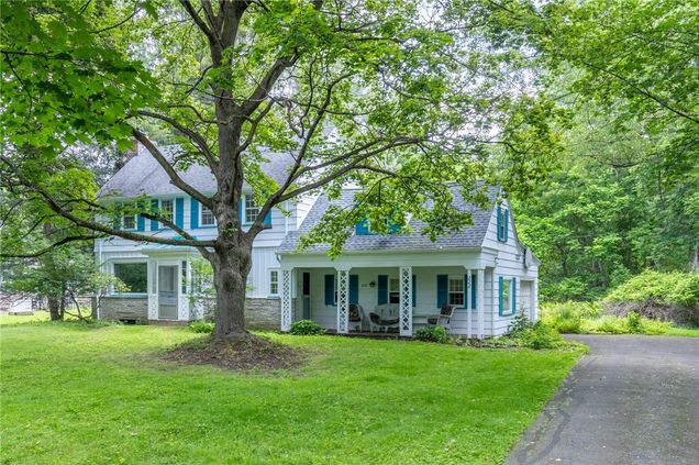 222 Long Meadow Circle Pittsford, NY House Active - Photo 1 of 40. Opens carousel modal