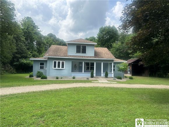 11973 Chestnut Street Perrysburg, NY House Active - Photo 1 of 27. Opens carousel modal