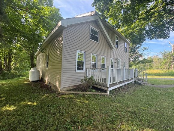 5589 Sand Hill Road