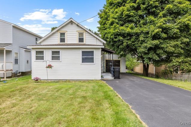 703 Mountainview Avenue E Syracuse, NY House Active - Photo 1 of 50. Opens carousel modal