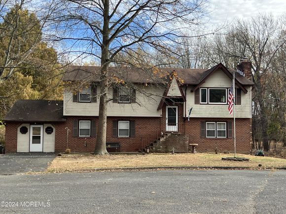 6 Storer Court Morganville, NJ House Sold - Photo 1 of 9. Opens carousel modal