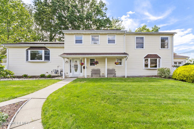 15 Creighton Circle Old Bridge, NJ House Active - Photo 1 of 47. Opens carousel modal