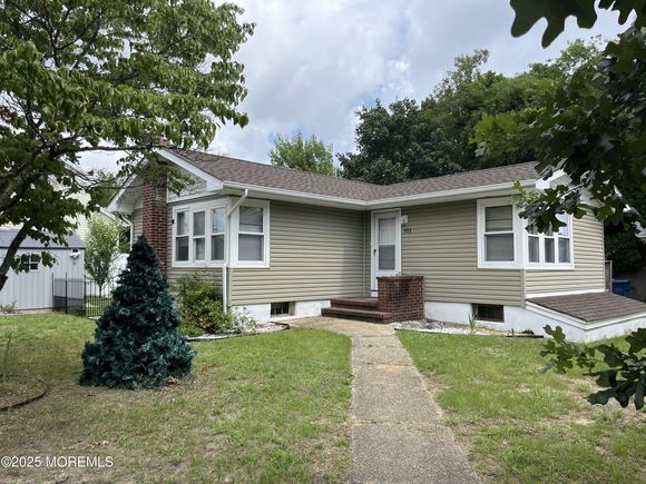 551 Capstan Avenue Beachwood, NJ House Active - Photo 1 of 14. Opens carousel modal