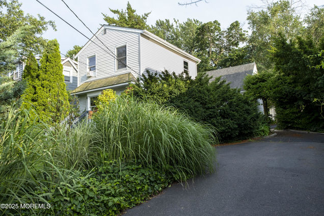 28 Florence Avenue Leonardo, NJ House Active - Photo 1 of 24. Opens carousel modal