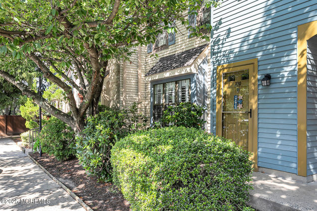 109 Dundee Court Aberdeen, NJ Condo Active - Photo 1 of 28. Opens carousel modal