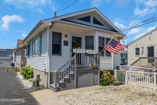 120 W Chadwick Way Lavallette, NJ House Active - Photo 1 of 19. Opens carousel modal