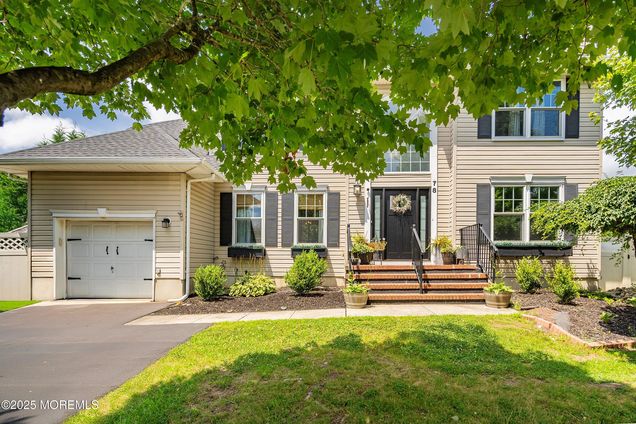 78 Heritage Drive