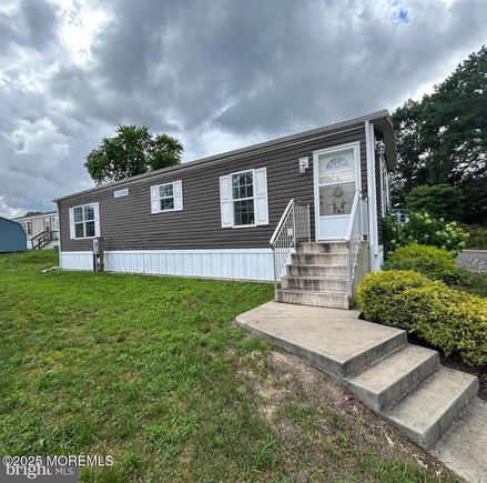 701 7th Street Jackson, NJ House Active - Photo 1 of 9. Opens carousel modal