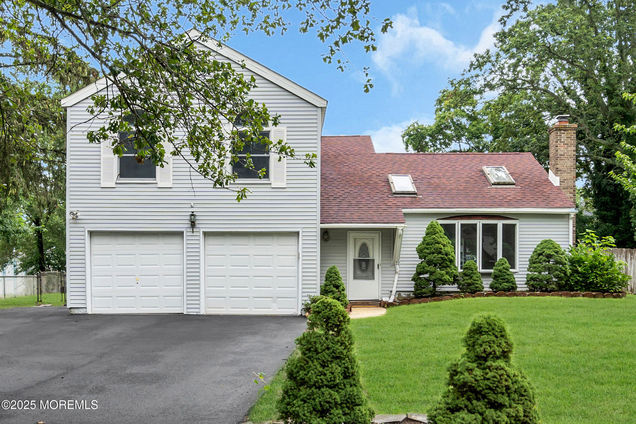 865 Peppertree Drive Toms River, NJ House Active - Photo 1 of 34. Opens carousel modal