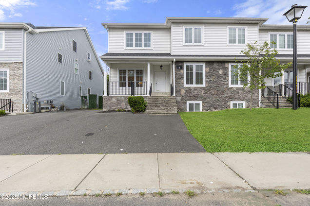 4 Bourbon Court Lakewood, NJ House Active - Photo 1 of 47. Opens carousel modal