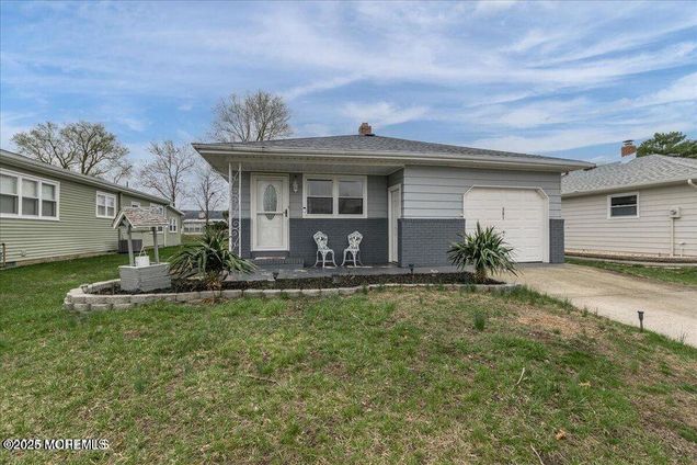 301 Barbados Drive N
