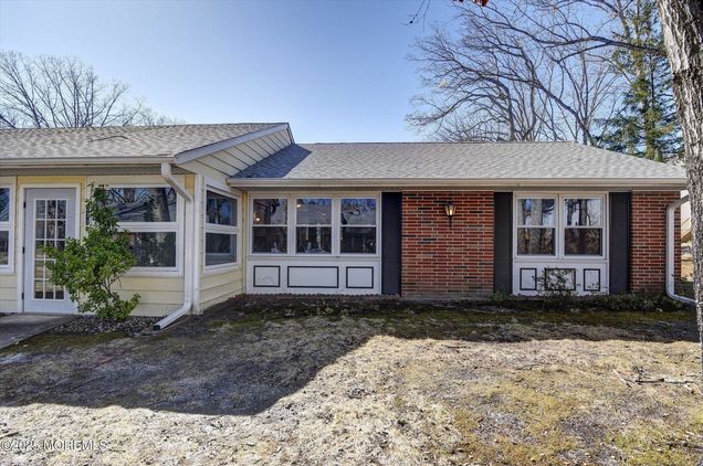 271b Kingston Court Lakewood, NJ House Active - Photo 1 of 31. Opens carousel modal