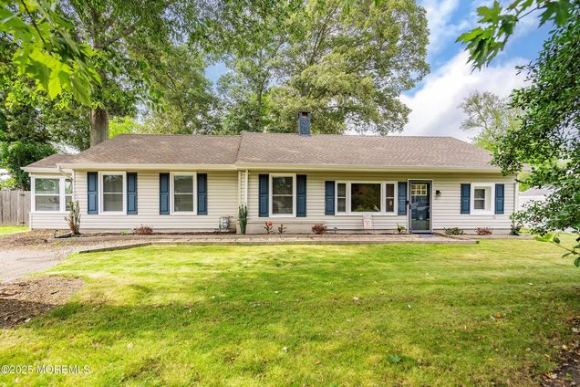 609 Main Street Bayville, NJ House Active - Photo 1 of 28. Opens carousel modal