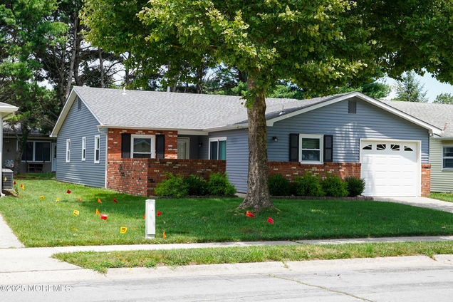8 Garland Drive Brick, NJ House Active - Photo 1 of 51. Opens carousel modal