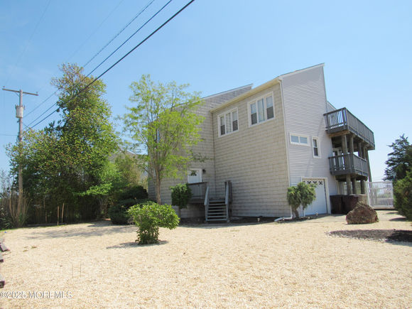 1131 Bayview Avenue