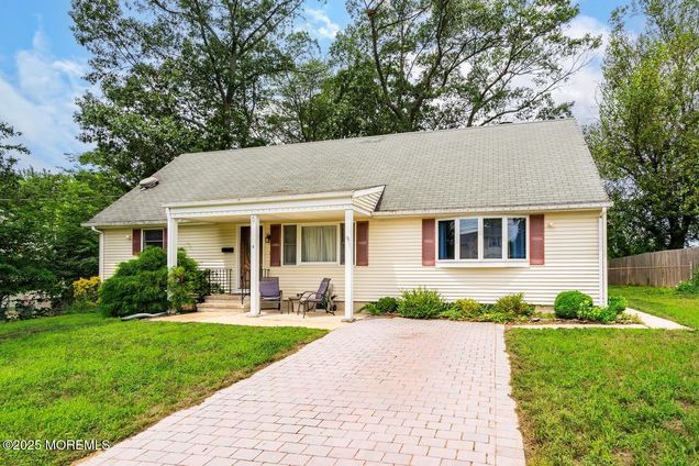 6 Princeton Drive
