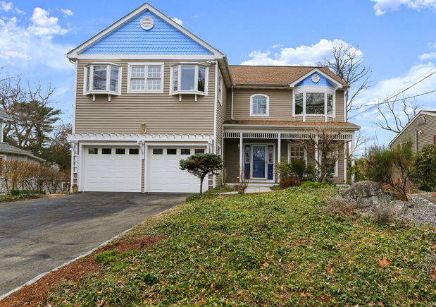 11 Rockland Place Old Greenwich, CT House Sold - Photo 1 of 27. Opens carousel modal