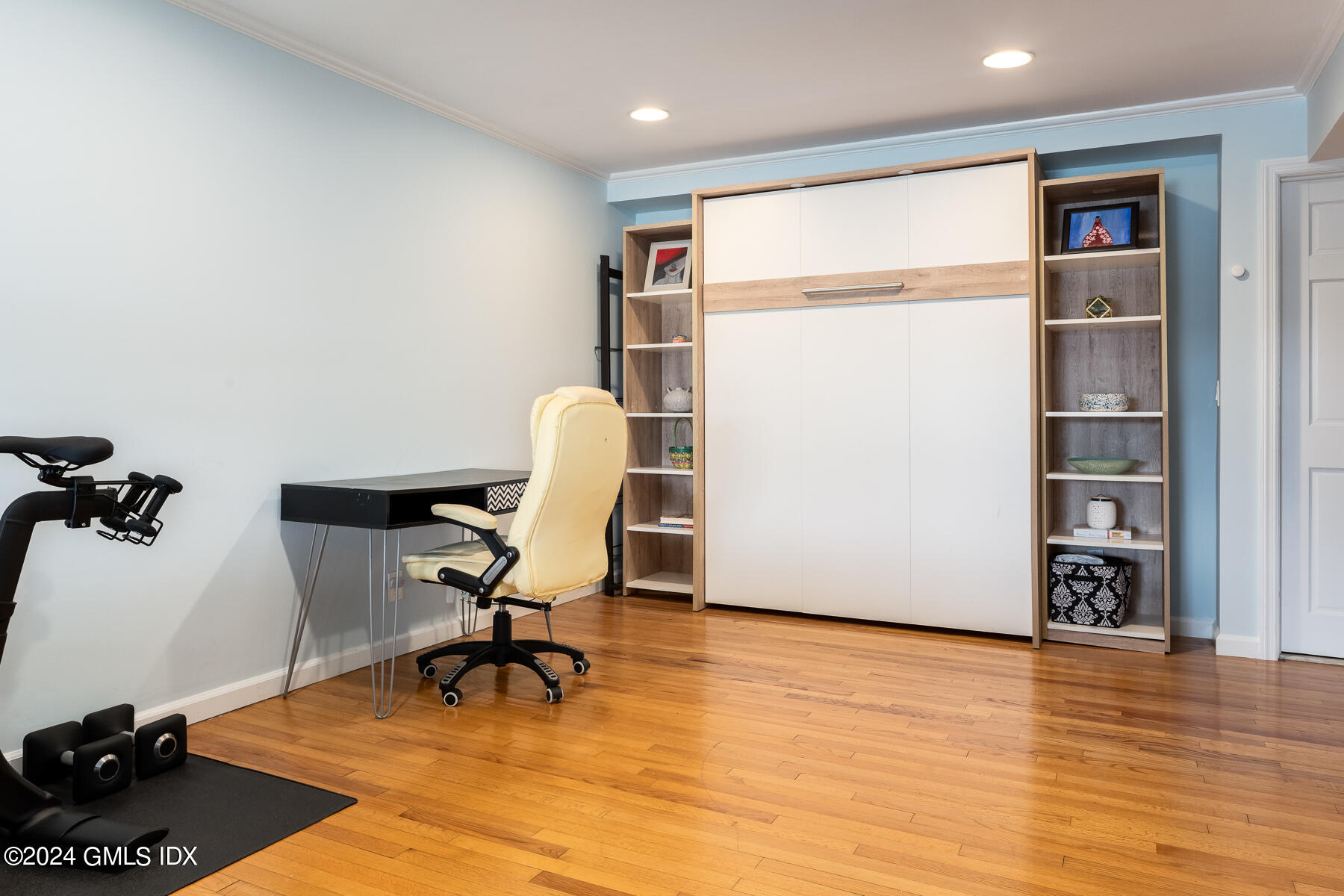 100 Strickland Rd, Cos Cob, CT 06807 Estately 🧡 MLS 120880