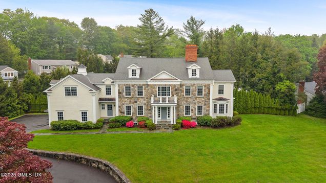 6 Coachlamp Lane