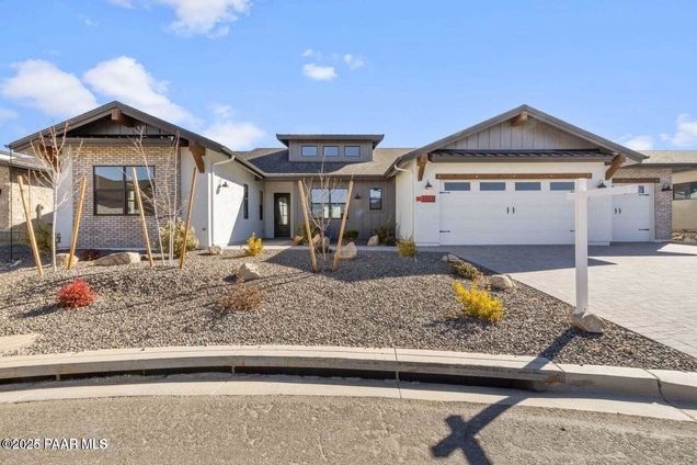 4651 N Justin Drive