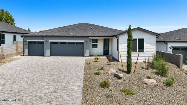 7552 E Louie Lane
