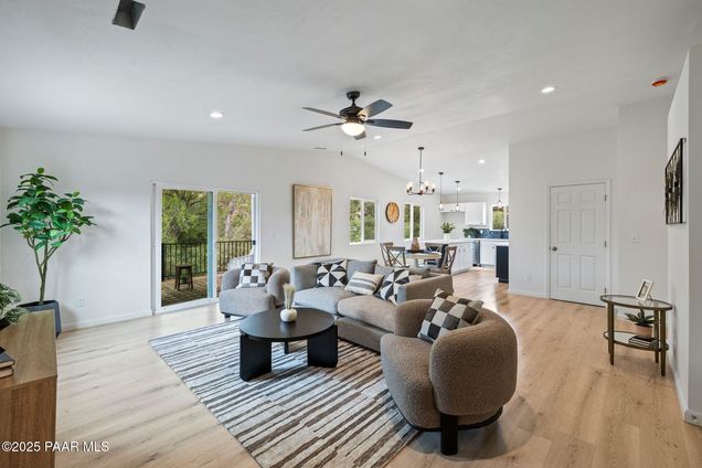 1301 N Rose Quartz Dr Drive
