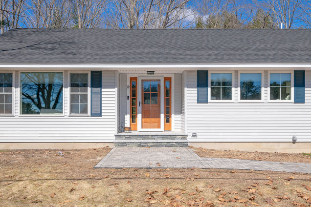 19 Ocean View Road Kennebunk, ME House Sold - Photo 1 of 37. Opens carousel modal