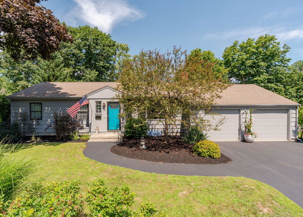 15 Cheverus Road Cape Elizabeth, ME House Sold - Photo 1 of 33. Opens carousel modal
