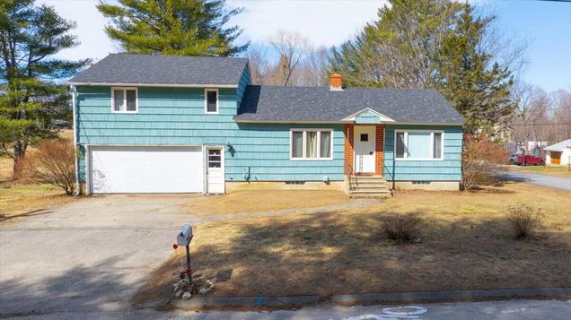 142 Hogan Road Lewiston, ME House Active - Photo 1 of 33. Opens carousel modal