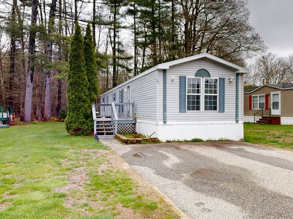 88 Tufton Street Brunswick, ME House Sold - Photo 1 of 36. Opens carousel modal