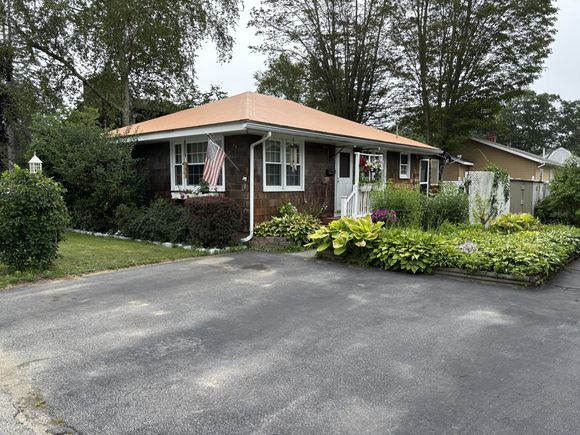 9 Pleasant Street