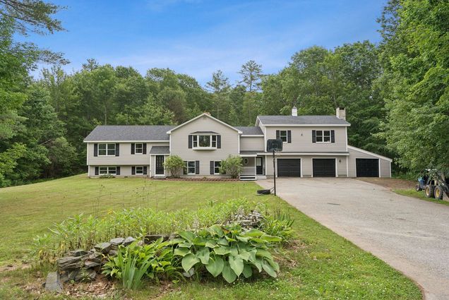 11 Haven Road Windham, ME House Active - Photo 1 of 43. Opens carousel modal