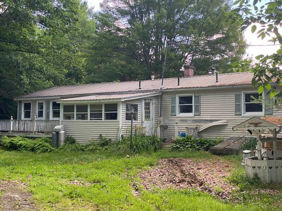 932 N Dexter Road