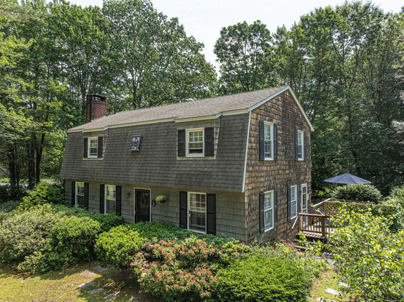 4 Acorn Lane