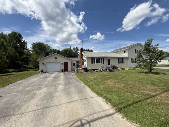 132 Old County Road N