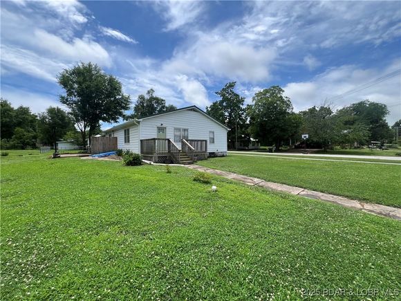 424 W Washington Versailles, MO House Active - Photo 1 of 26. Opens carousel modal