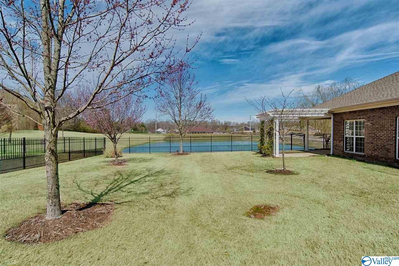 105 BROOKSTONE LN  