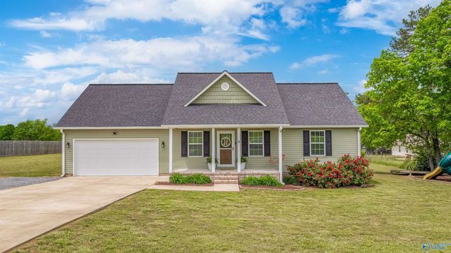 4 Michael Circle NE Fort Payne, AL House Sold - Photo 1 of 35. Opens carousel modal