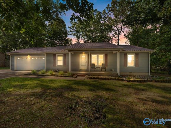 140 Oakcrest Road Huntsville, AL House Sold - Photo 1 of 40. Opens carousel modal