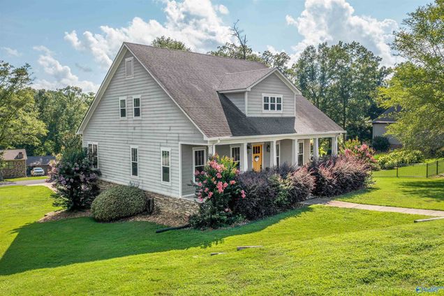 3751 Lakefront Circle