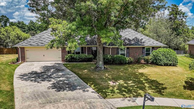 2401 Johnstone Circle