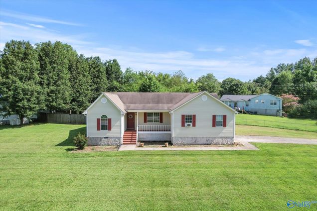 1220 Heatherwood Drive NE Arab, AL House Active - Photo 1 of 14. Opens carousel modal