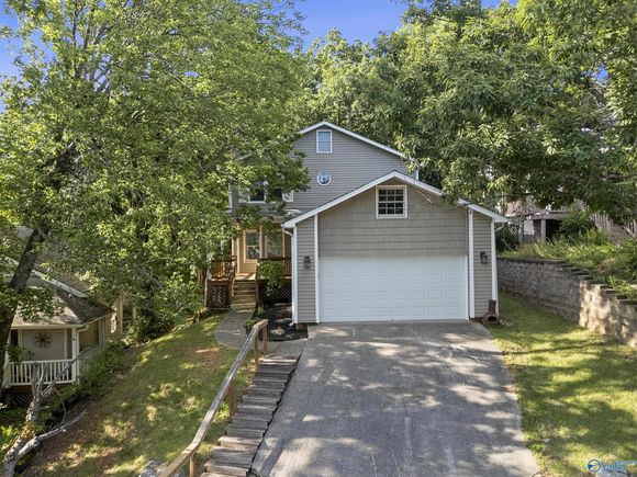 519 Farmingdale Road SE Huntsville, AL House Active - Photo 1 of 25. Opens carousel modal