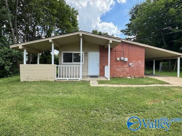 4807 Cottonwood Drive NW Huntsville, AL House Active - Photo 1 of 34. Opens carousel modal