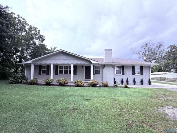3515 Barkley Bridge Road Hartselle, AL House Active - Photo 1 of 25. Opens carousel modal